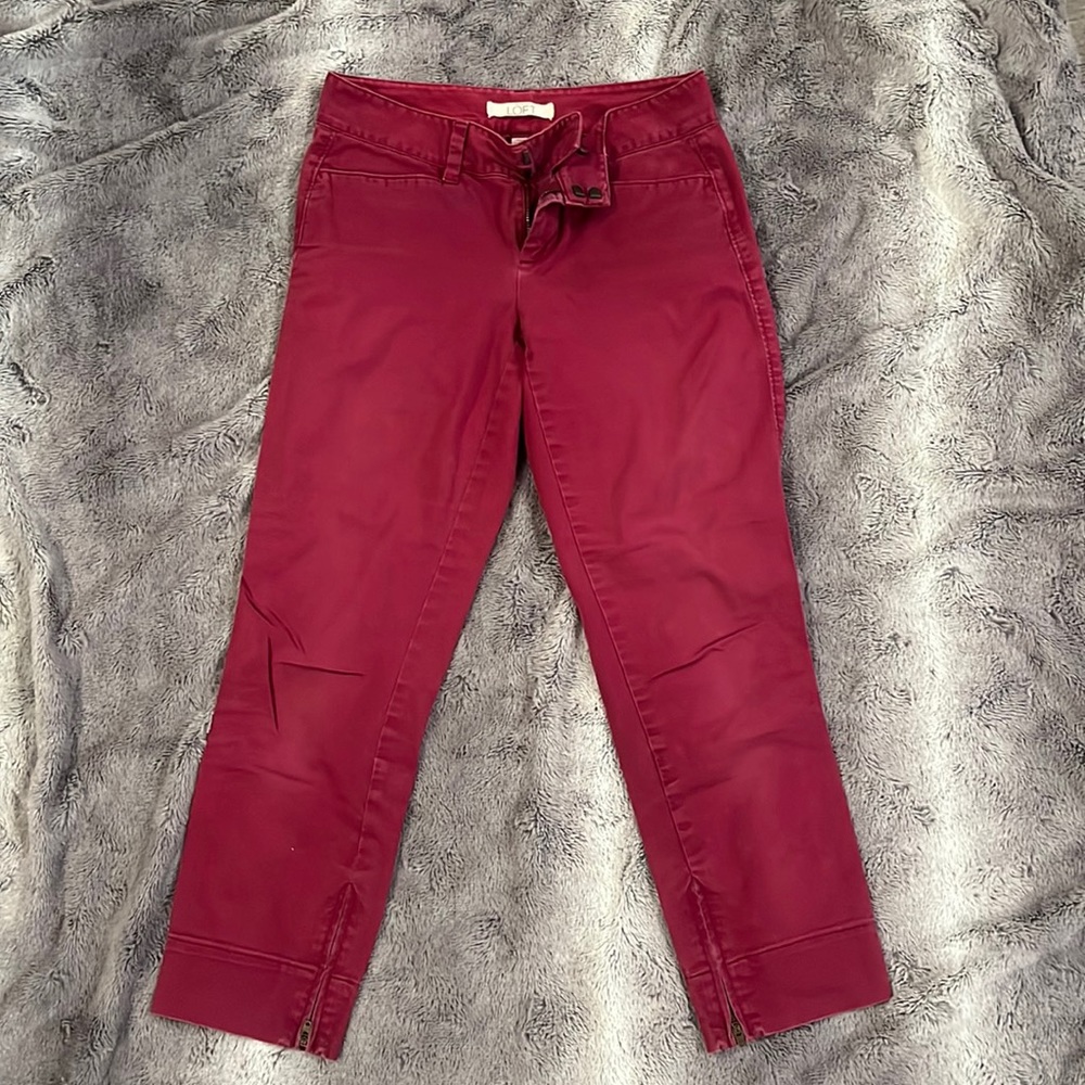 Anne Taylor Loft Cropped Khakis in raspberry size 0